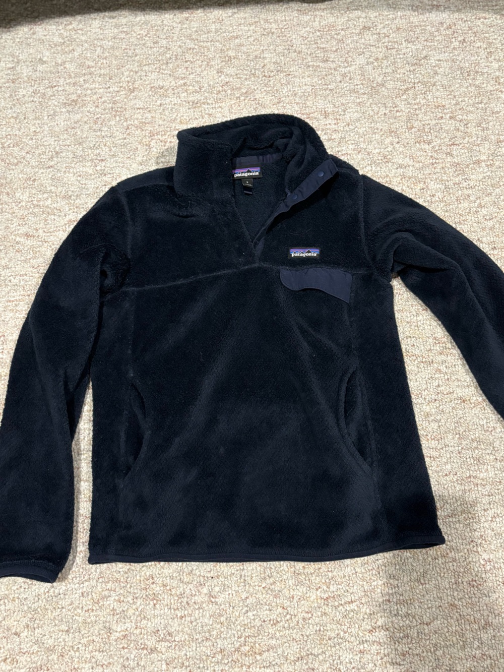 Patagonia Women’s Navy Fleece Jacket with Logo Tag